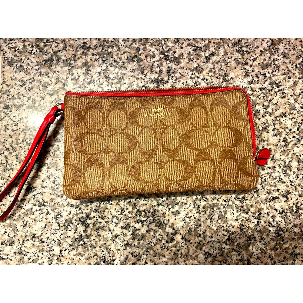 Like New Coach Wallet Clutch